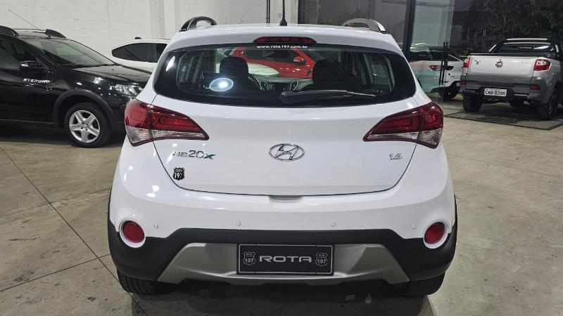HYUNDAI HB20X STYLE em Três Rios