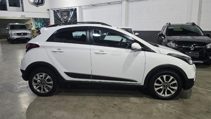 HYUNDAI HB20X STYLE em Três Rios