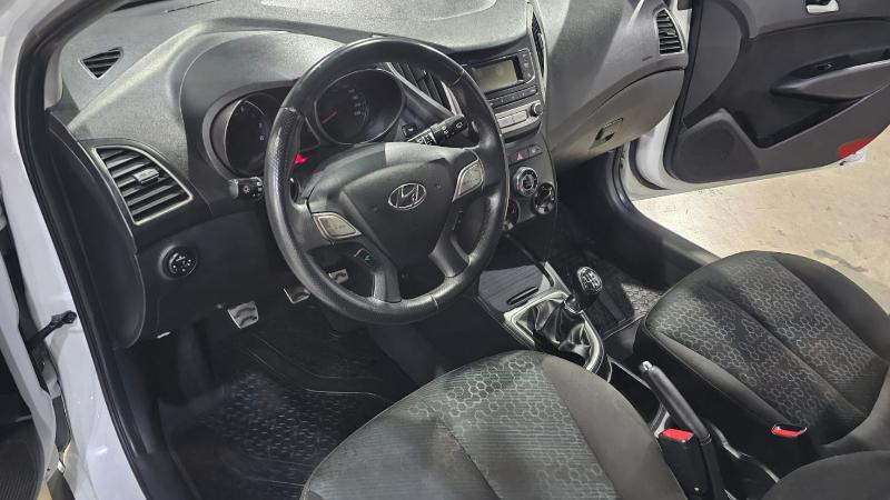 HYUNDAI HB20X STYLE em Três Rios