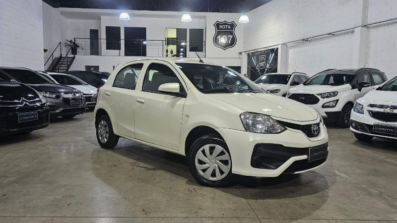 TOYOTA ETIOS HB XS disponível na Rota 197 em Três Rios