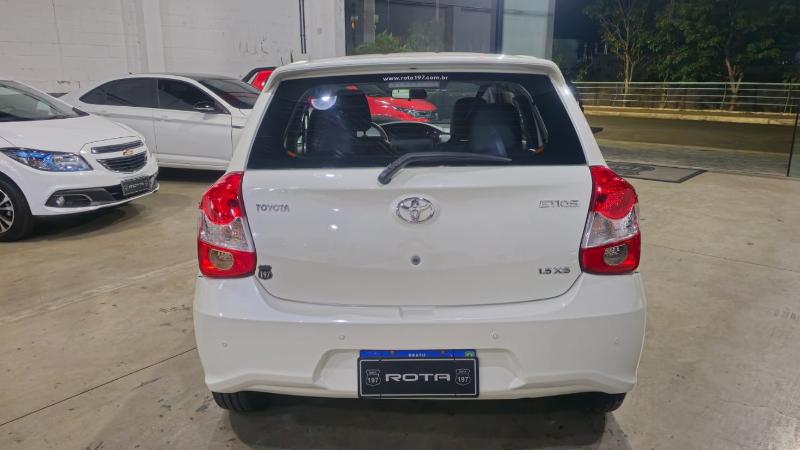 TOYOTA ETIOS HB XS - foto 5 em Três Rios