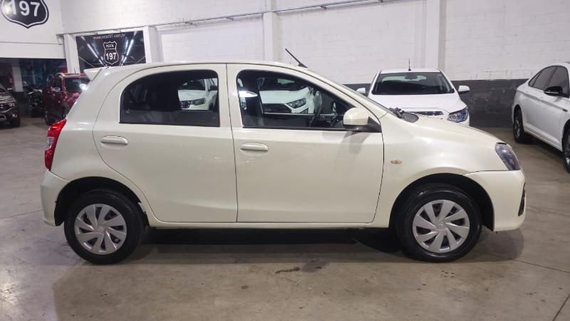TOYOTA ETIOS HB XS - foto 7 em Três Rios