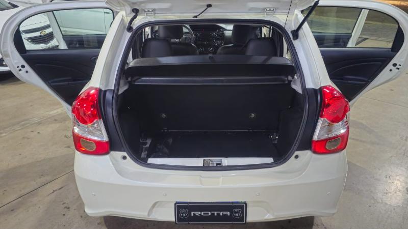 TOYOTA ETIOS HB XS - foto 11 em Três Rios
